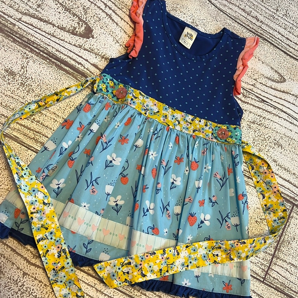 NWOT Wildflowers boutique top. Size 6